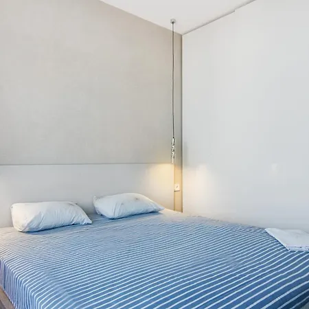 Apartment 16 Kamanina 1-bedroom With Terrace