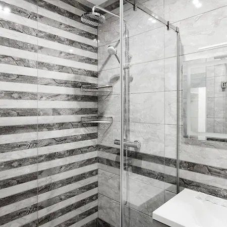 16 Kamanina 1-bedroom With Terrace